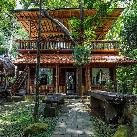 Omunity Bali Hotel Singaraja Eksteriør billede
