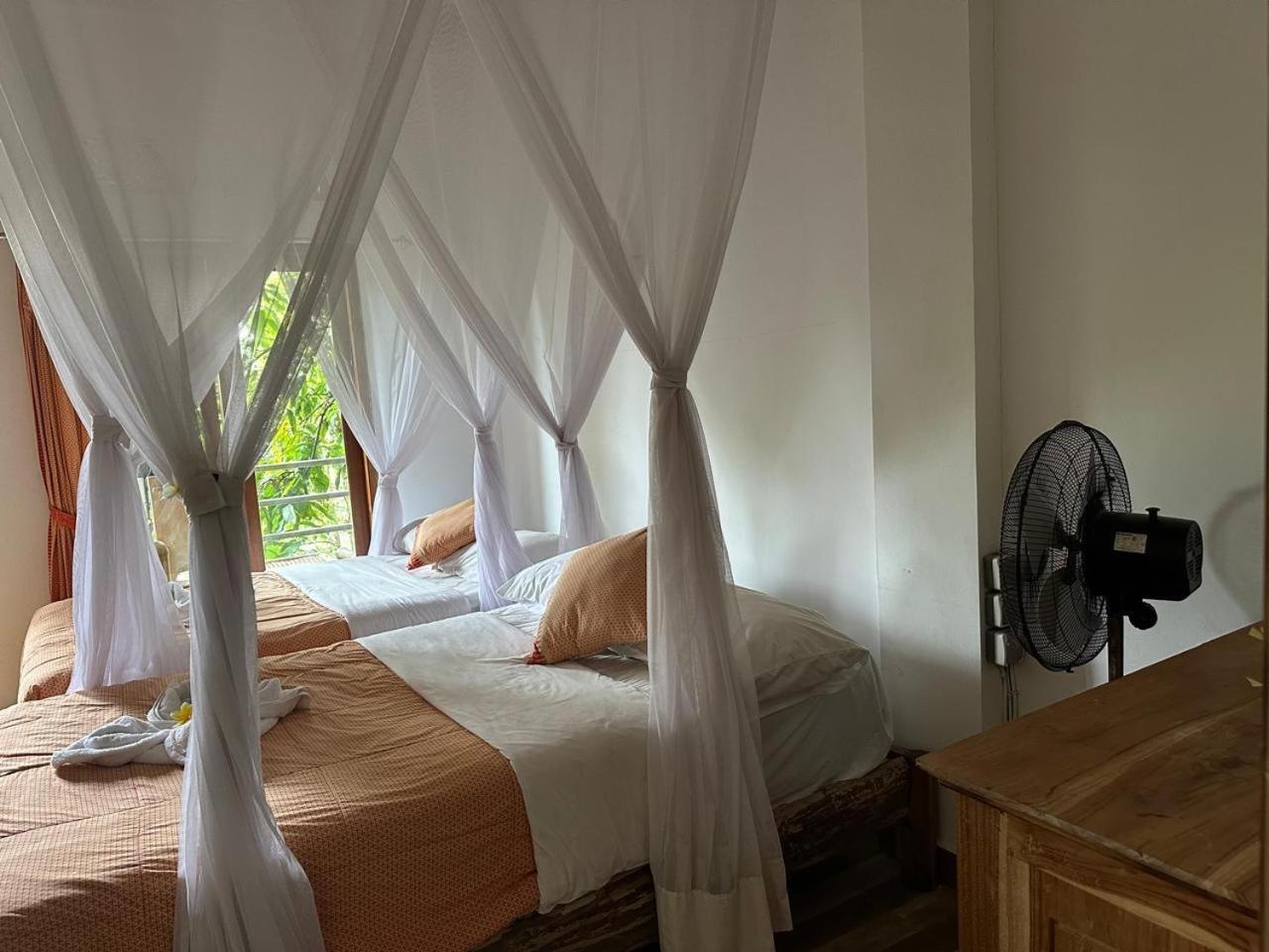 Omunity Bali Hotel Singaraja Eksteriør billede