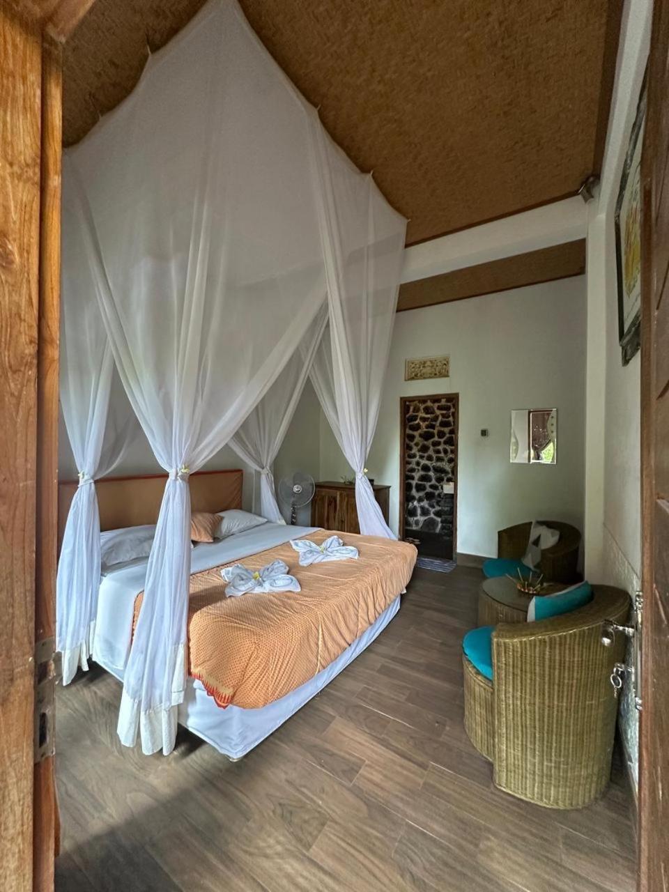 Omunity Bali Hotel Singaraja Eksteriør billede
