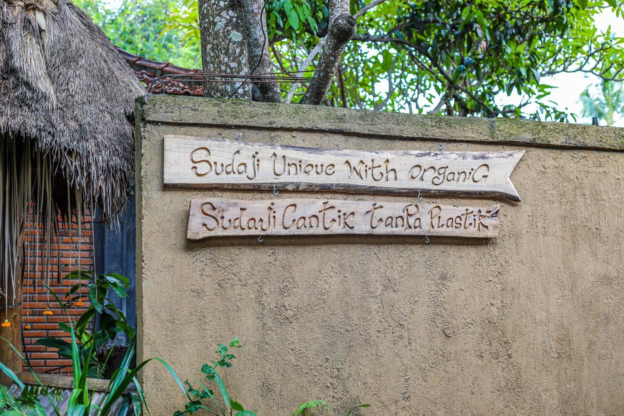Omunity Bali Hotel Singaraja Eksteriør billede