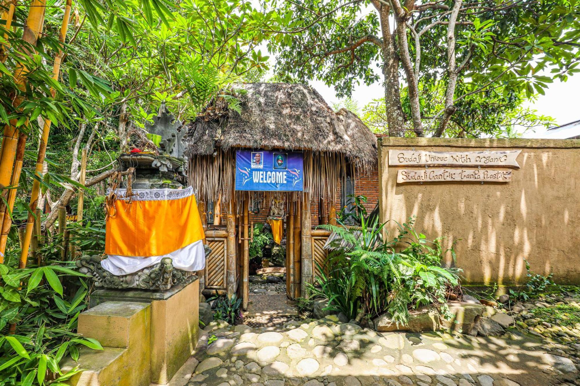 Omunity Bali Hotel Singaraja Eksteriør billede