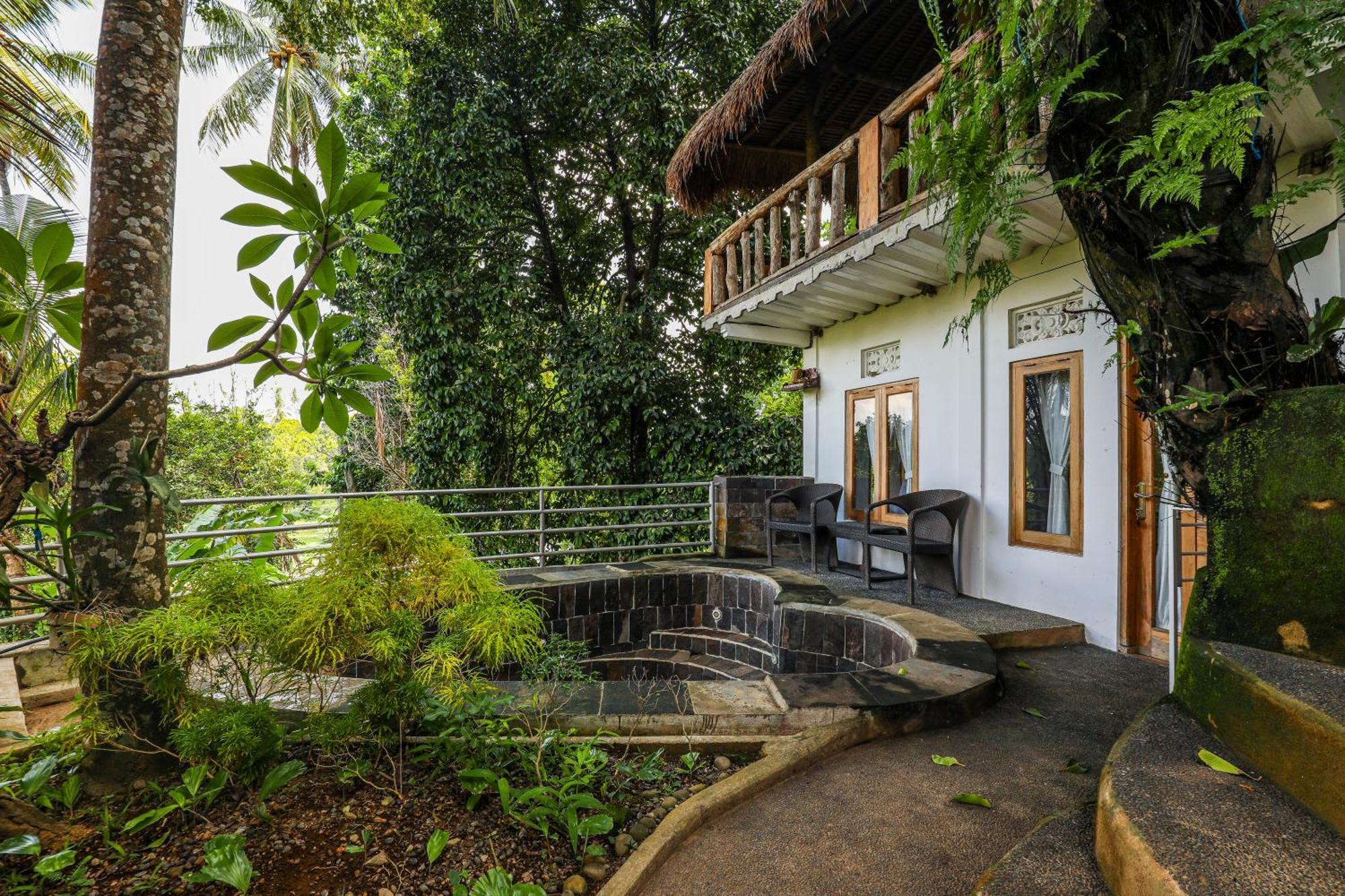 Omunity Bali Hotel Singaraja Eksteriør billede
