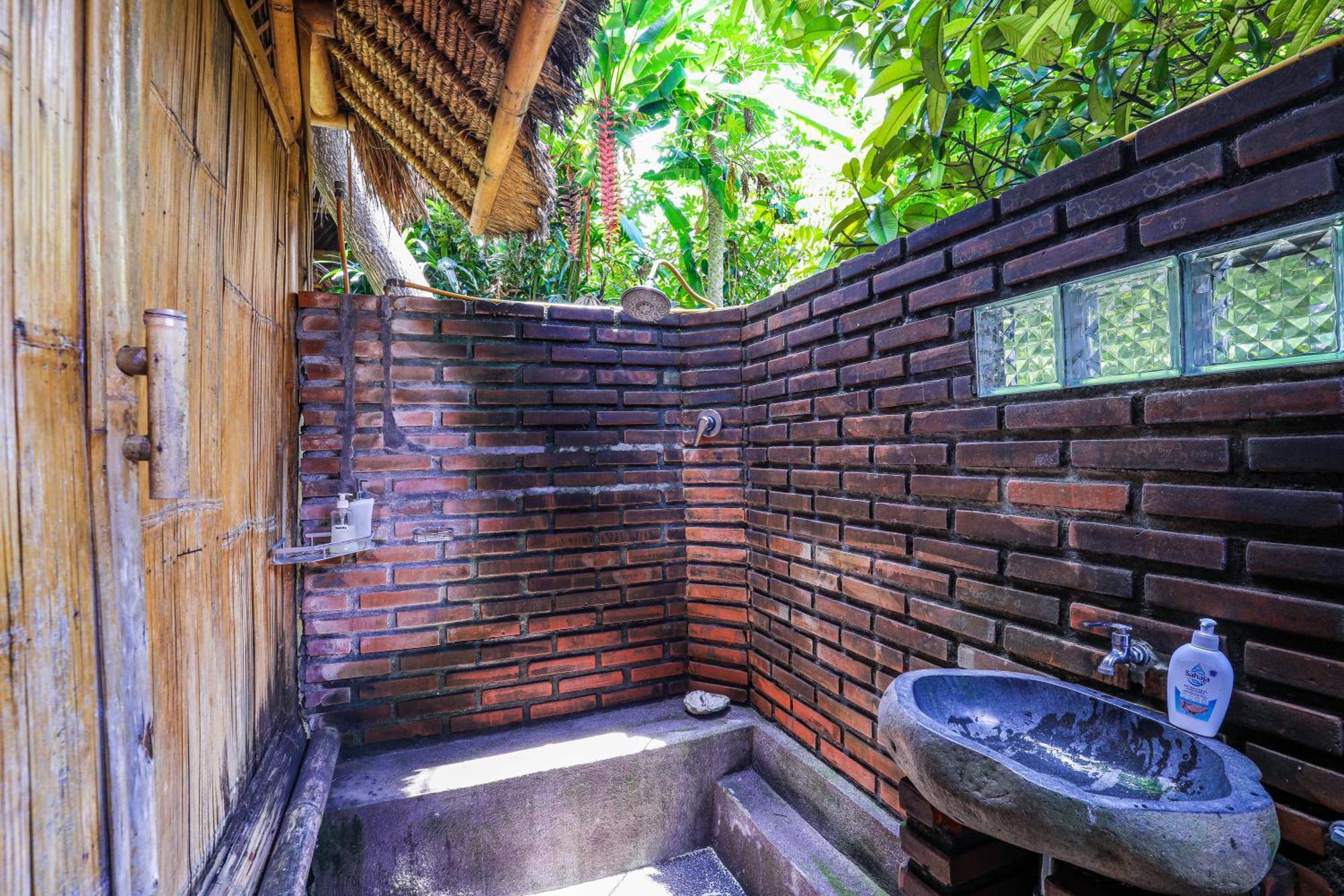 Omunity Bali Hotel Singaraja Eksteriør billede