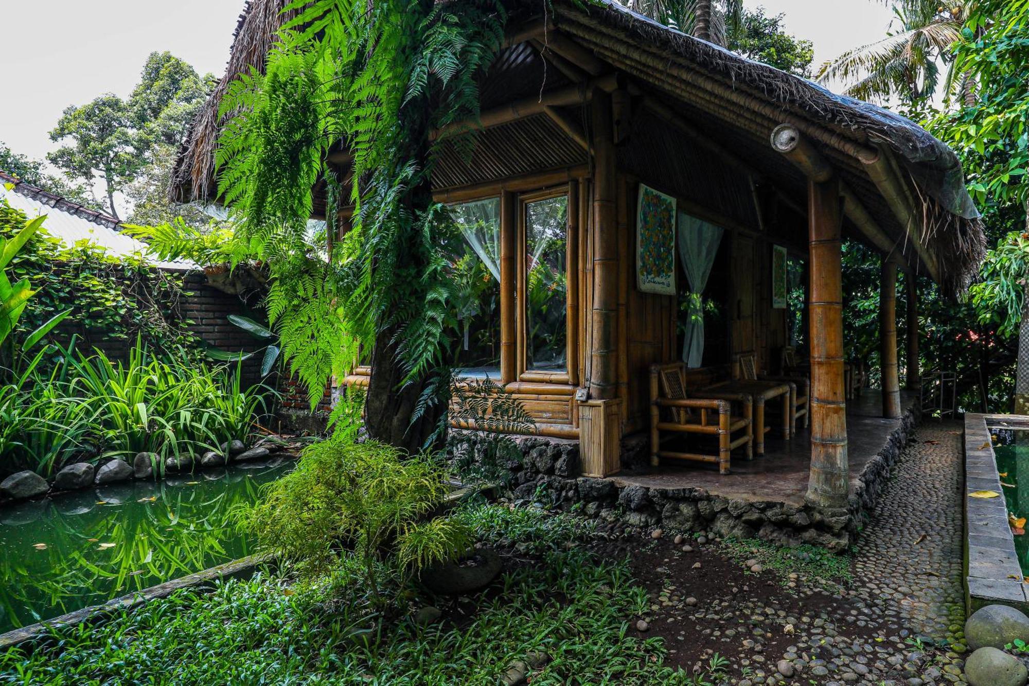 Omunity Bali Hotel Singaraja Eksteriør billede