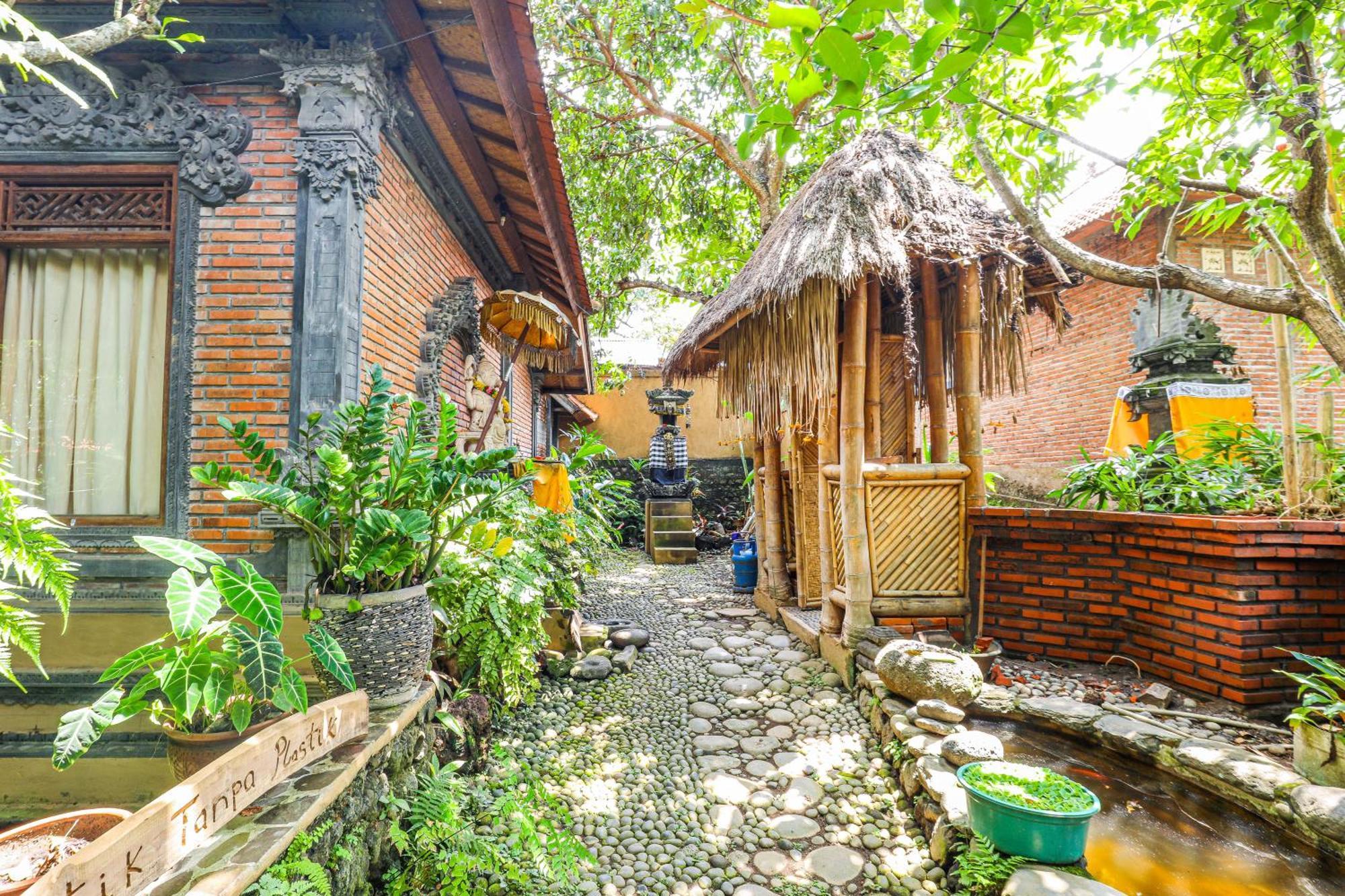 Omunity Bali Hotel Singaraja Eksteriør billede